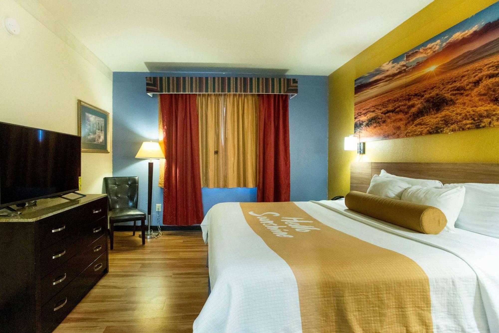 Days Inn & Suites By Wyndham Houston North/Aldine Экстерьер фото