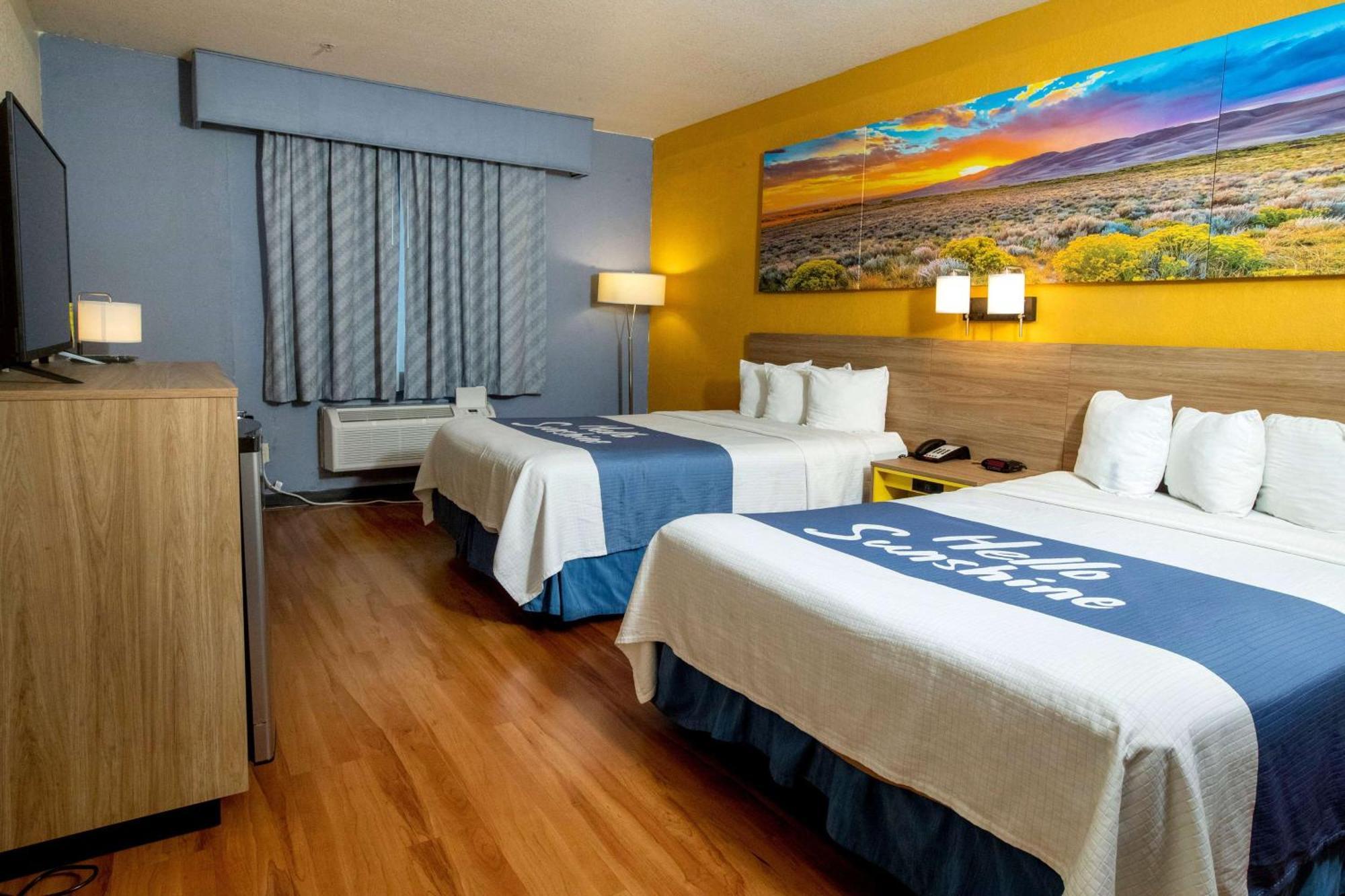 Days Inn & Suites By Wyndham Houston North/Aldine Экстерьер фото