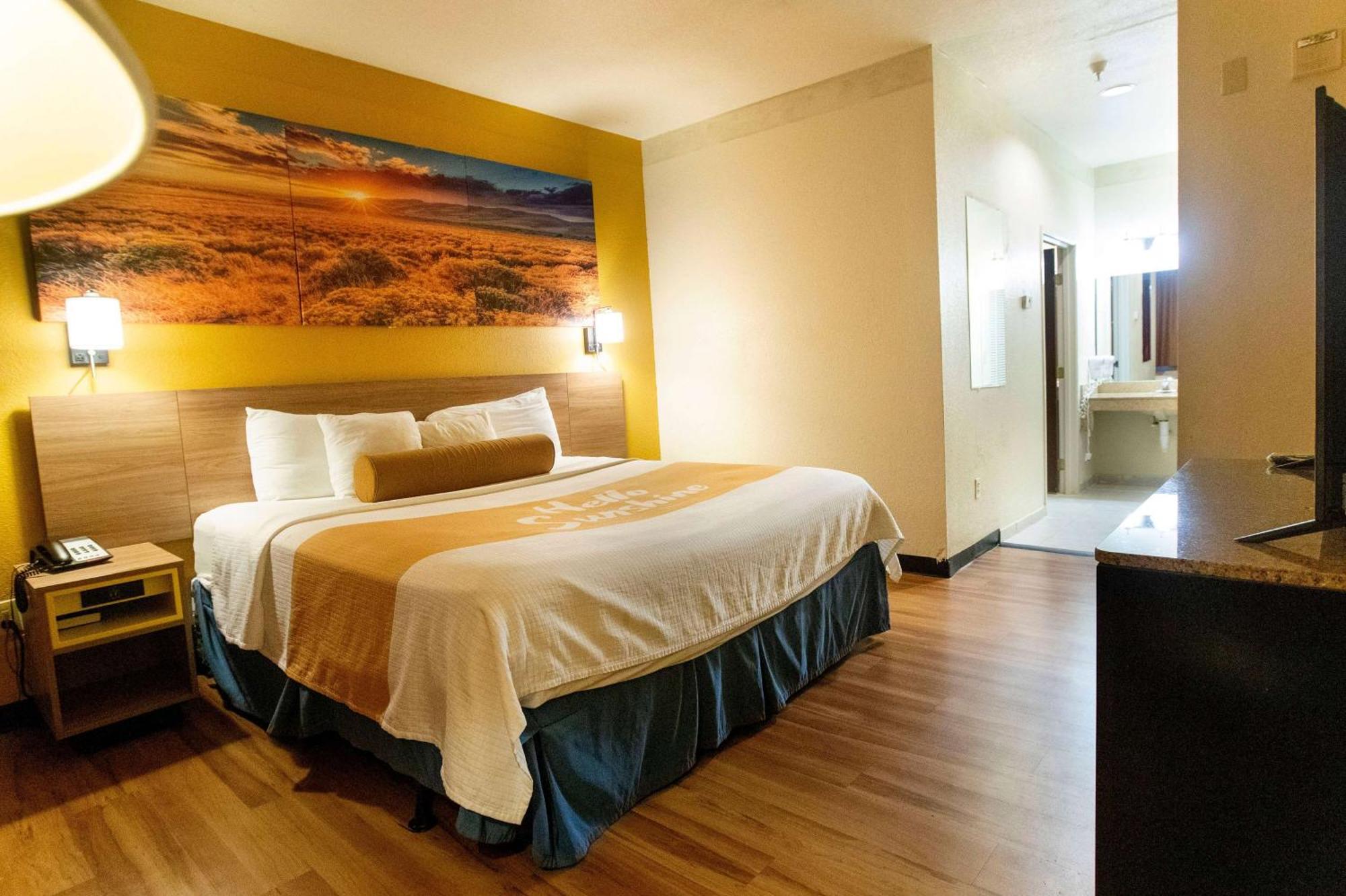 Days Inn & Suites By Wyndham Houston North/Aldine Экстерьер фото